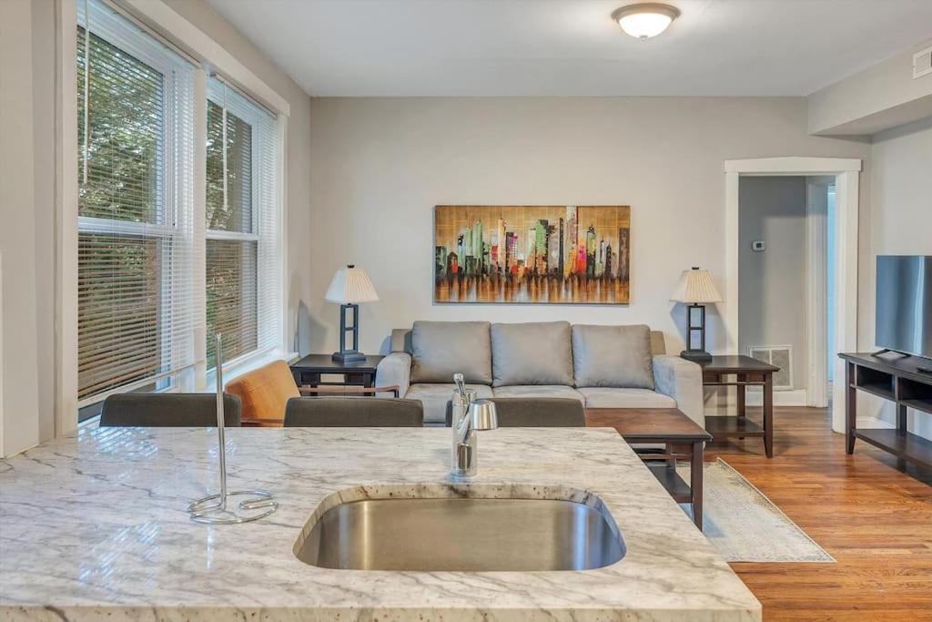 Beautiful Tower Grove Unit Recently Renovated 2S Villa Richmond Heights Eksteriør billede