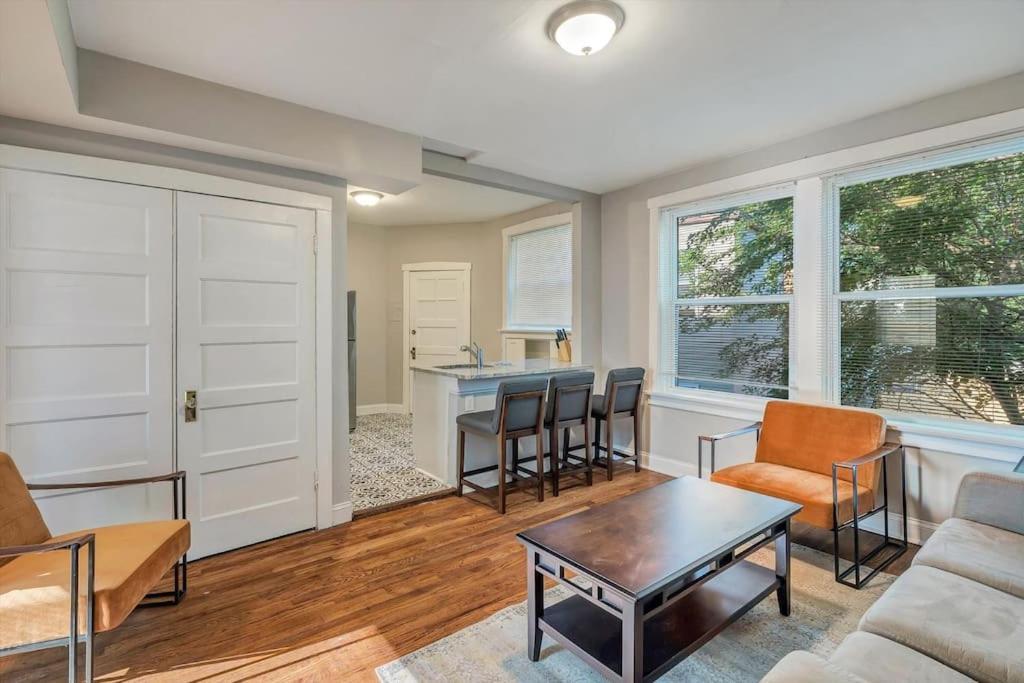 Beautiful Tower Grove Unit Recently Renovated 2S Villa Richmond Heights Eksteriør billede
